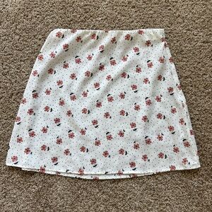 Small floral skirt💛